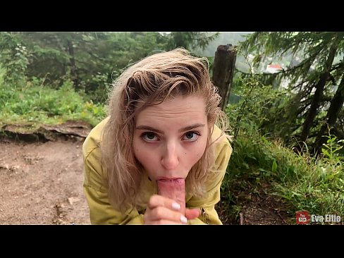 ❤️ Chica traga semen después de una mamada en público - Eva Elfi ❤️❌ Video de porno en es.pornsexphoto.ru ❌️